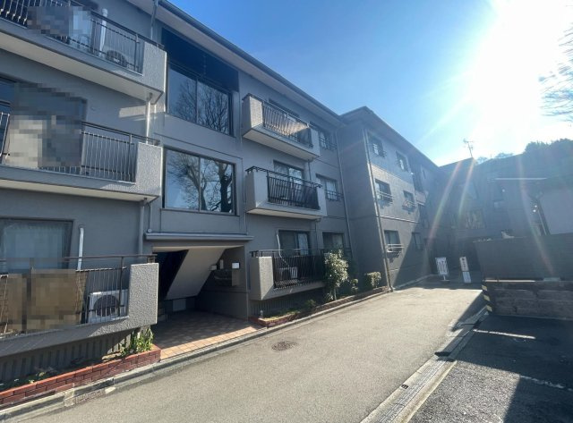 京阪本線「七条」駅徒歩１８分の３階建てマンション２階部分◆リフォーム済の３ＬＤＫ◆ネオハイツ東山の外観|マンション外観