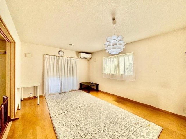 【居間・リビング】 | 佐倉市臼井台　中古戸建て | リビングです