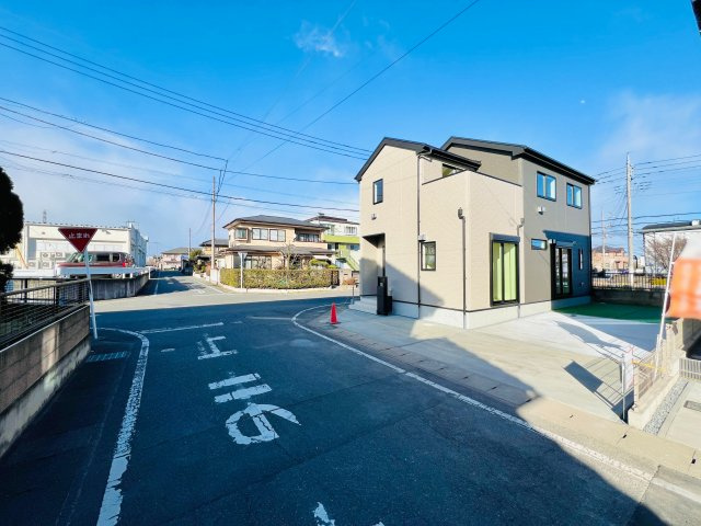 前橋市六供町三丁目の前面道路含む現地写真|車の通りも少なく駐車も楽々♪