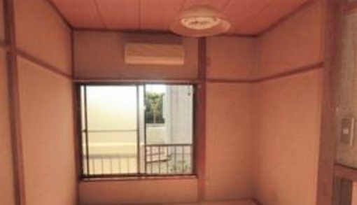 小金井市貫井南町１丁目のアパートの居間・リビング