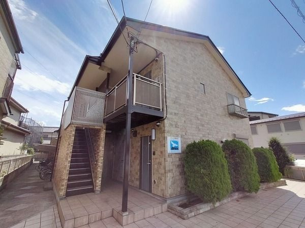 パレス東松本のエントランス