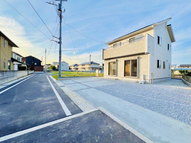 前橋市上新田町の前面道路含む現地写真|閑静な住宅街で駐車も楽々♪