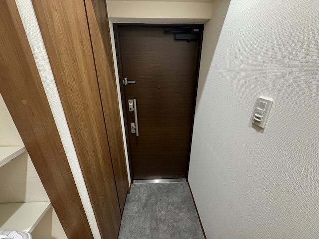 アパートメント麻布No.10 301号室の玄関|※前回募集時の写真です。