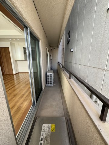 アパートメント麻布No.10 301号室のバルコニー|※前回募集時の写真です。