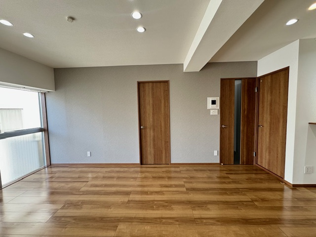 アパートメント麻布No.10 301号室の居間・リビング|※前回募集時の写真です。