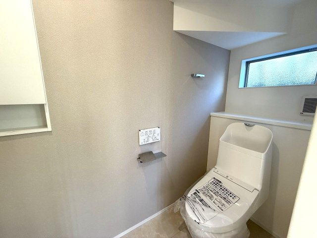 八王子市　散田町　新築未入居戸建てのトイレ|～暖房温水洗浄機能付きトイレ　冬場は特に嬉しい機能ですね～