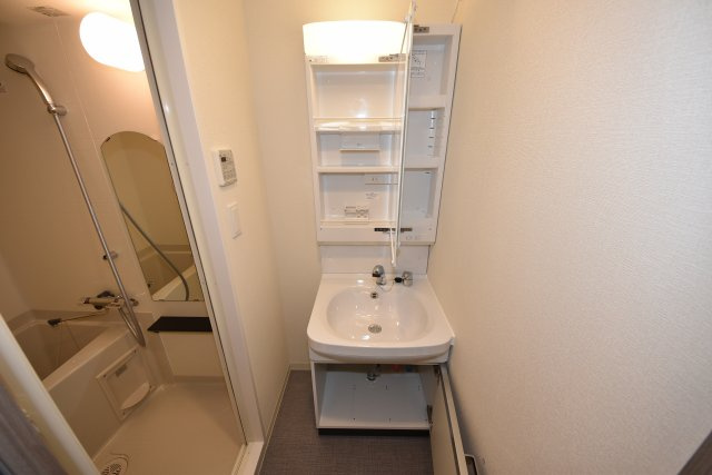 プレサンス谷町九丁目駅前