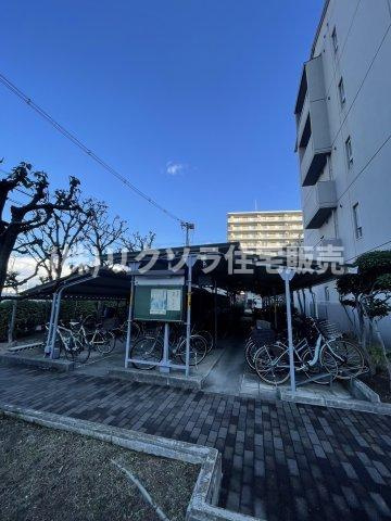 エバーグリーン門真の駐輪場|駐輪場
■物件内覧・資金計画相談・住宅ローン相談、リフォーム相談、お問合せ受付中■
※当日・翌日のご内覧、ご相談はお電話でのお問合せがスムーズです！
