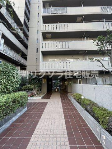 エバーグリーン門真のエントランス|■物件内覧・資金計画相談・住宅ローン相談、リフォーム相談、お問合せ受付中■
※当日・翌日のご内覧、ご相談はお電話でのお問合せがスムーズです！