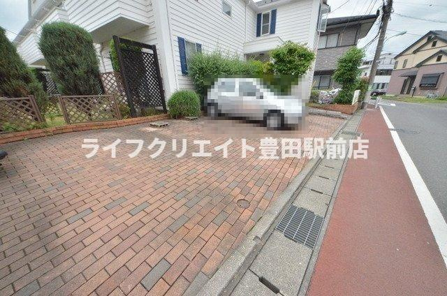 Fioralbaの駐車場