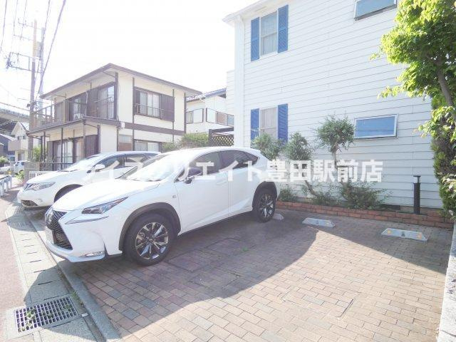 Fioralbaの駐車場