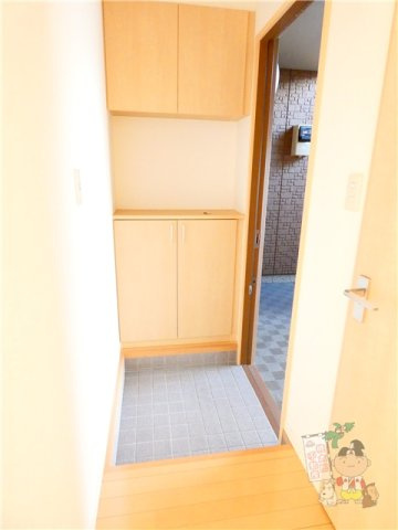 プリムヴェール壱番館の玄関