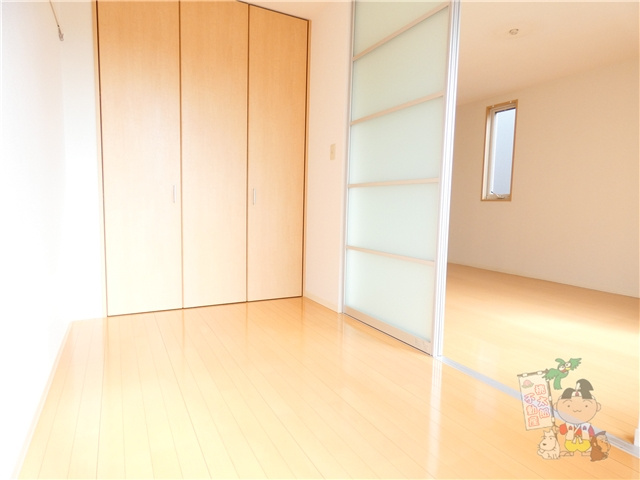 プリムヴェール壱番館の居間・リビング