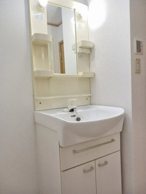 【洗面所】 | アルカンシエル | 使いやすい洗面所です