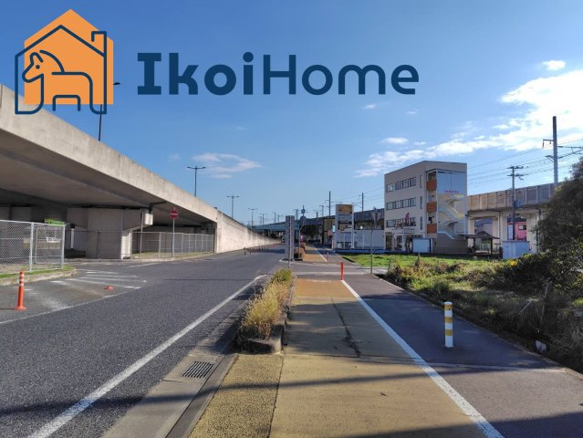 明石市二見町西二見の前面道路含む現地写真|●年中無休：当日予約可●前面道路との高低さがなく、入出庫もしやすいです。