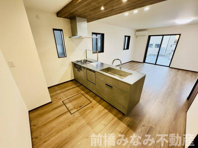 前橋市日輪寺町第1期　１号棟(全３棟)　ワイウッドコート　新築建売分譲のキッチン|コンパクトなキッチンで掃除もラクラク