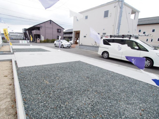 【駐車場】