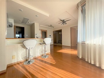 ロイヤルガーデン城西第2の居間・リビング