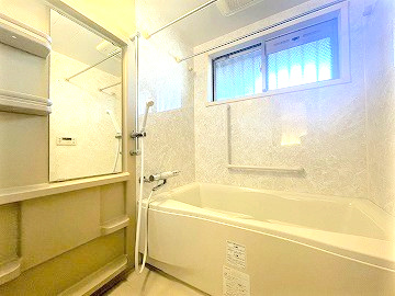 ロイヤルガーデン城西第2の浴室