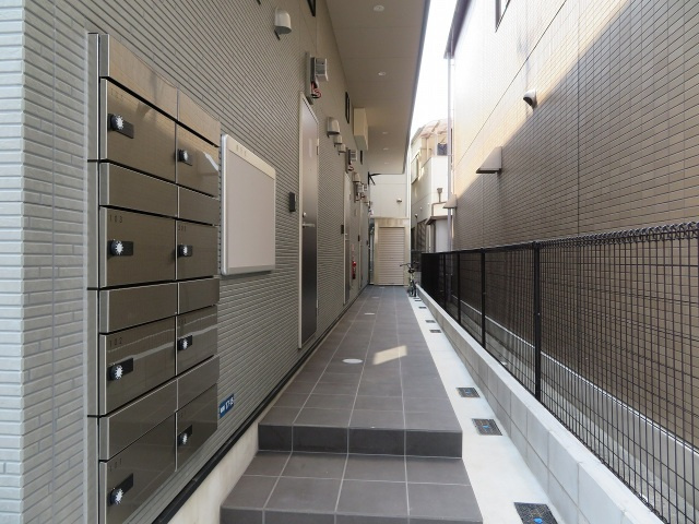 Lamo（ラモ）のエントランス