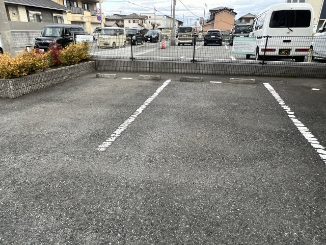 グレイスの駐車場