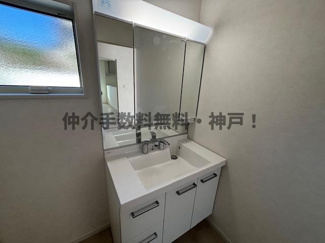 【独立洗面台】 | 神戸市垂水区つつじが丘６丁目　新築戸建B号地　仲介手数料無料！ | 使いやすい独立洗面台です