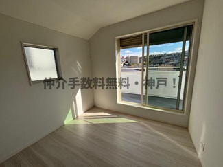 【洋室】 | 神戸市垂水区つつじが丘６丁目　新築戸建B号地　仲介手数料無料！ | 使い勝手のいい洋室です