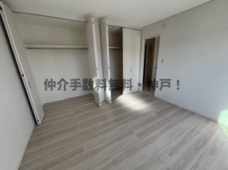 【洋室】 | 神戸市垂水区つつじが丘６丁目　新築戸建B号地　仲介手数料無料！ | 使い勝手のいい洋室です