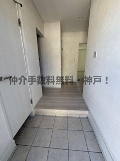 【玄関】 | 神戸市垂水区つつじが丘６丁目　新築戸建B号地　仲介手数料無料！ | きれいな玄関です