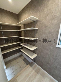 【収納】 | 神戸市垂水区つつじが丘６丁目　新築戸建B号地　仲介手数料無料！ | 玄関収納