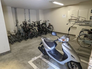 【駐車場】 | 駐車場があるので、車を買う予定の方も安心です