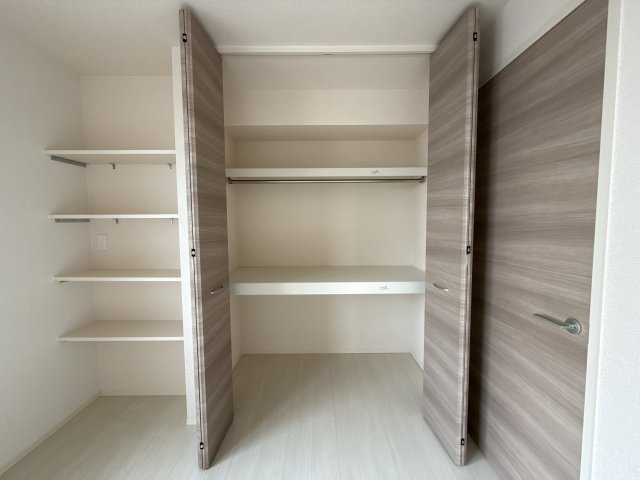 フォーリアB棟の収納