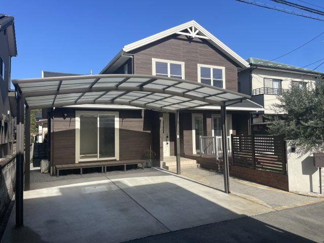 【外観】 | 栃木県小山市大字間々田　中古戸建 | カーポート2台分