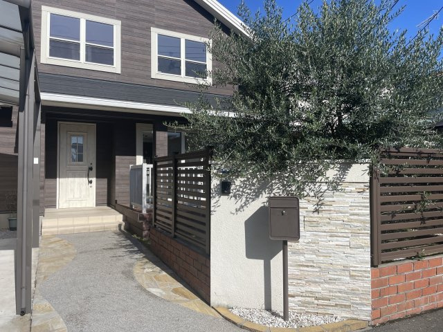 【玄関】 | 栃木県小山市大字間々田　中古戸建