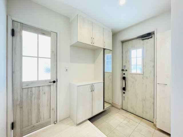 【玄関】 | 栃木県小山市大字間々田　中古戸建