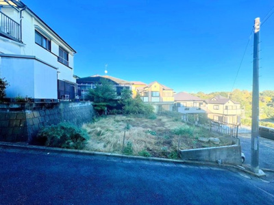 【外観】 | ◆保土ヶ谷区権太坂売地◆ | ◆一戸建てを中心とした街並みが整然と続き、周辺は高い建物が建っていないので、緑の多い閑静な趣を感じる環境です。街並みや周辺環境も重要なポイントです！！