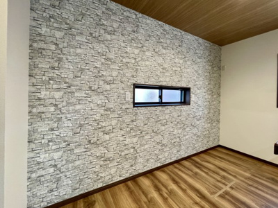 【内装】 | キッチン背面アクセントクロス