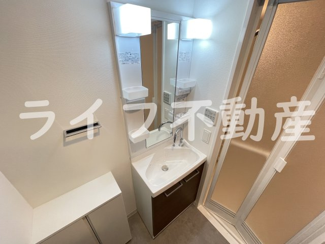 ワールドアイ大阪城EASTアドバンスの独立洗面台|独立洗面台あり、毎朝おしゃれに忙しい女性の方におすすめです