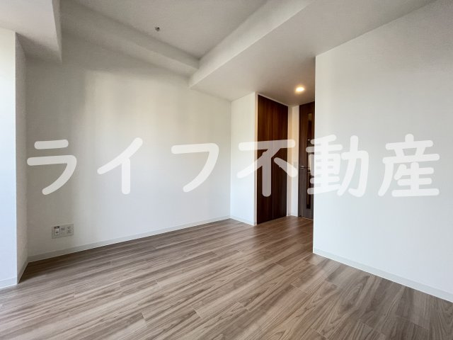 ワールドアイ大阪城EASTアドバンスの内装|明るい色調の室内です
