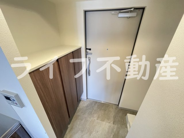ワールドアイ大阪城EASTアドバンスの玄関|シンプルで使いやすい玄関です
