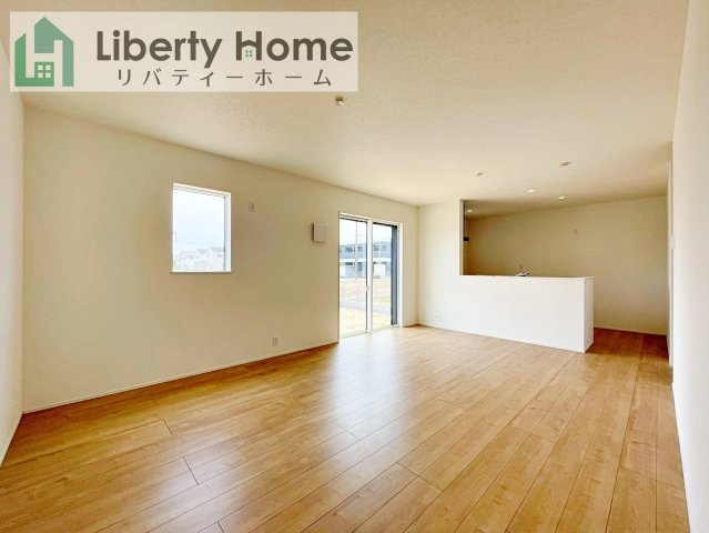 鹿嶋平井東１丁目２４－１期　２号棟　新築戸建の居間・リビング