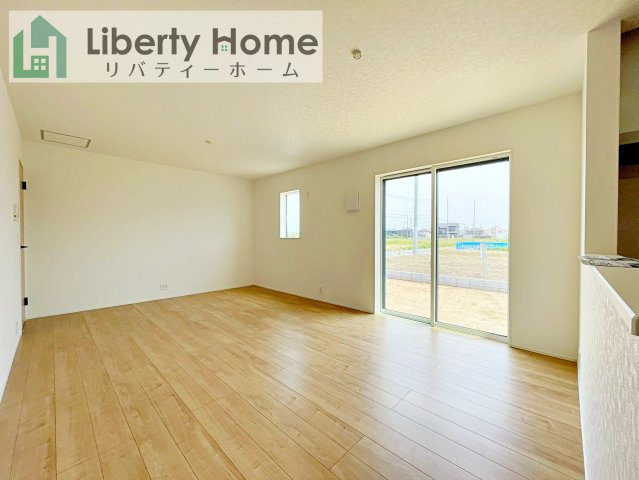鹿嶋平井東１丁目２４－１期　２号棟　新築戸建の居間・リビング