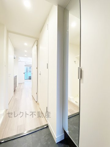 プレサンス　ジェネ　新栄町駅前　葵の玄関
