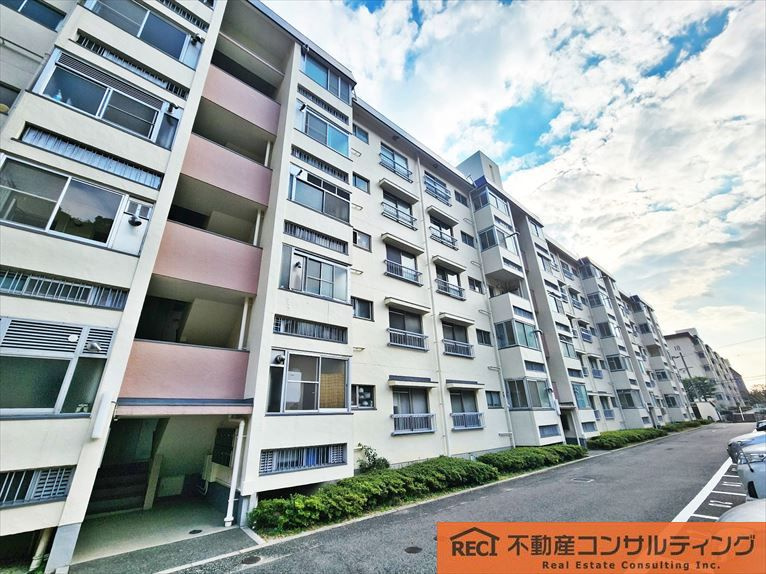 鶴甲コーポ12号棟の外観