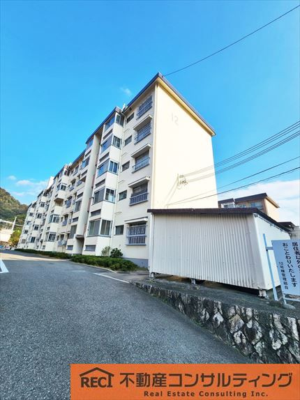 鶴甲コーポ12号棟の外観