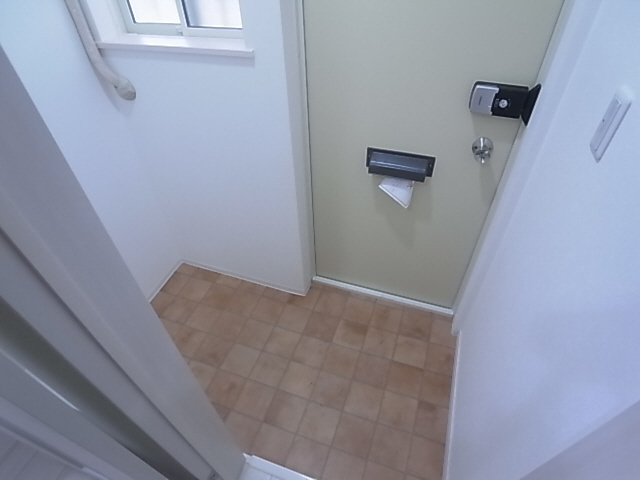 神戸市兵庫区小山町のアパートの玄関|玄関（オートロック付）