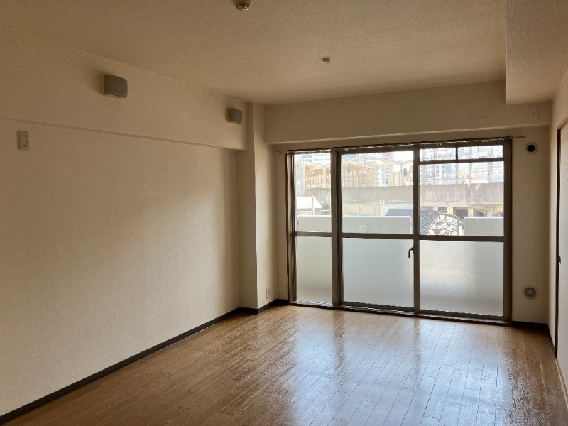 インペリアル花屋敷の居間・リビング