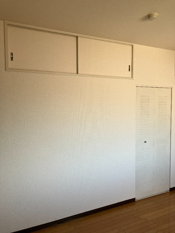 インペリアル花屋敷の洋室