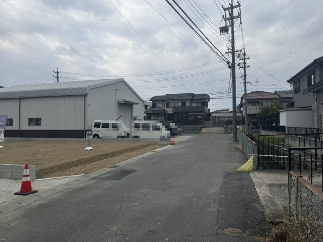 2区画分譲地　あま市中萱津足川の前面道路含む現地写真
