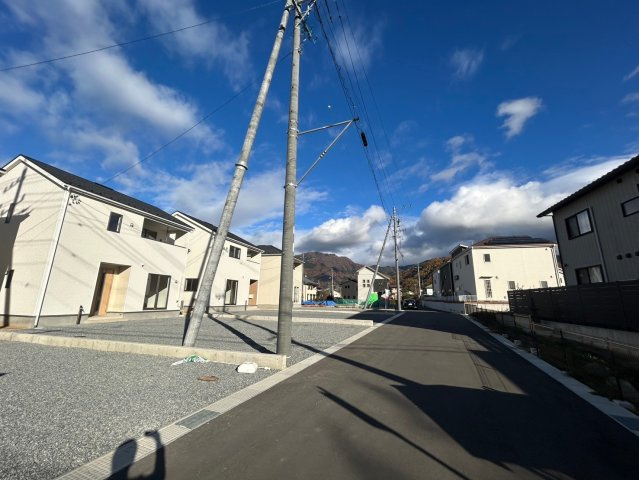 新築戸建　長野市松代町松代第６の前面道路含む現地写真